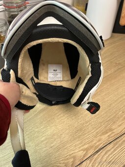 Dámská lyžařská přilba se stitem - 4