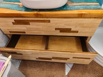 Skříňka z epoxidu - 4