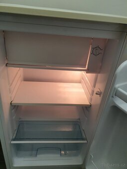 nová značková moderní malá A+ lednice - 4