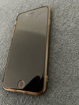 Apple i pohne Se top stav - 4