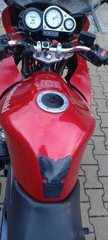 Kawasaki ZR-7S - 4