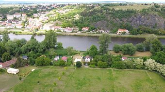 Pozemek 348 m2 ke stavbě rekreačního domku, v blízkosti řeky - 4