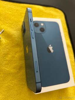 iPhone 13, 128 GB, modrá barva — ve skvělém stavu - 4