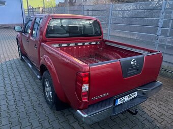 Nissan Navara Double-Cab 2.5DCi 126kw 2009 slušný stav - 4