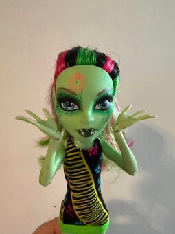 Monster high Venus Mc Flytrap Zombie Shake - 4