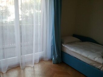 Čalouněná postel - 4