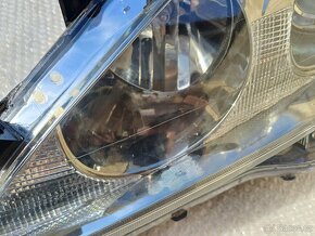 Lexus IS 220d / 250 světlomet halogen - 4