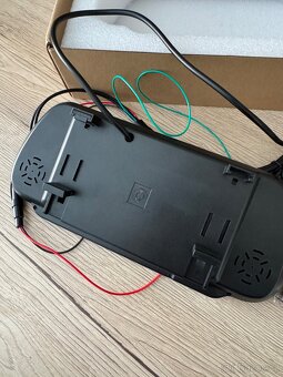 Displej na zpětné zrcátko pro couvací kameru - 4