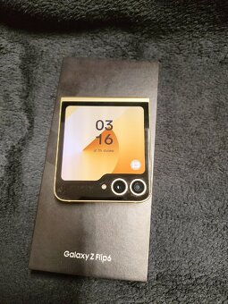 Samsung Galaxy Z Flip 6 5G - 4