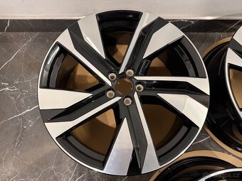 original alu kola volvo xc40 xc60 r20 32327148 - 4
