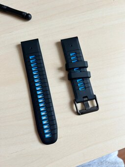 Garmin Quickfit 22mm black cirrus blue barva - 4