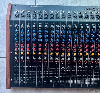 Profesionální mixážní pult DYNACORD - super stav jako nový F - 4