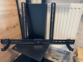 Stojan na TV + držák soundbaru - 4