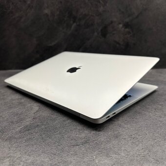 MacBook Air (8GB | M1 | 256gb | 13,3") - 4
