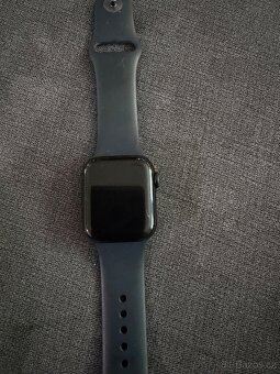 Apple Watch SE 2022, 40mm černé - 4