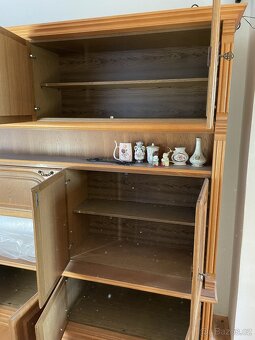 Nábytková stěna (např. obývací pokoj). - 4