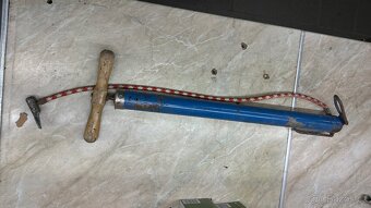 Pumpa ruční pumpička Škoda 130 - 4