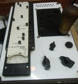 Zkoušeč elektronek Tesla BM 215 A - 4