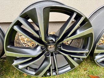 Alu kola Ignite 255/40 R20+letni sada - 4