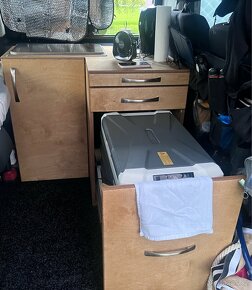 Obytná Vestavba VW T5,T6 - 4