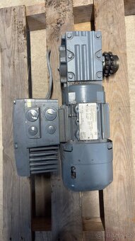 SEW motory – více typů, skladem - 4