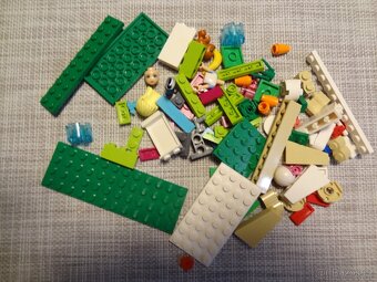 Lego Friends 41011 Stephanie trénuje fotbal - 4