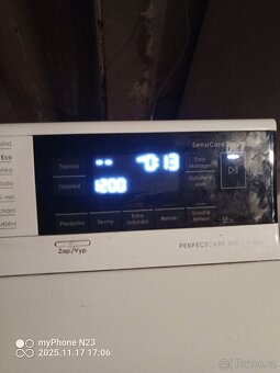 Vrchem plněná pračka Electrolux - 4