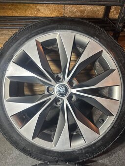 ALU Kola ŠKODA 5x112 R18 CASSIOPEIA Zimní Pneu 235/45/18 - 4