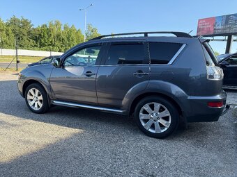 Mitsubishi Outlander XL 2011 - 4