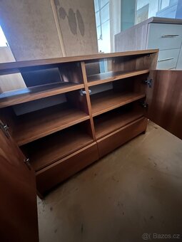 Komoda - 4