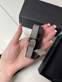 Stříbrné hodinky Daniel Wellington - 4