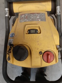 BOMAG vibrační pěch BT 65 - 4