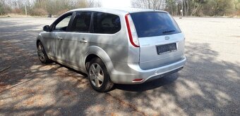 Ford Focus 2,0i 16V Carving 107 kw kombi - 4