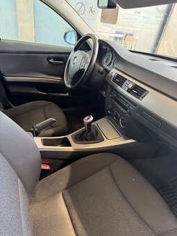 BMW 320i - 4
