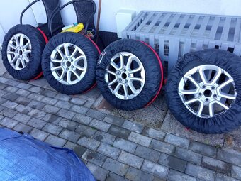 zimní gumy 5 ks a disky 4ks na Fiat 500x z roku 2019 - 4