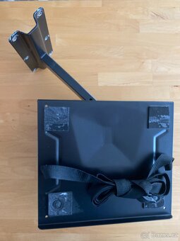 Nástěnný držák repro / TV - 28cm x 32cm - 4