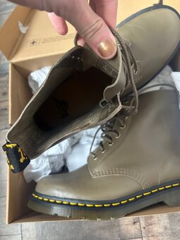 Dr. Martens - 4