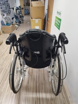 Invalidní vozík, pevná záda, 42cm - 4