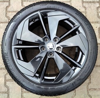 Disky originální Škoda Octavia IV 5x112 R18 Comet - 4