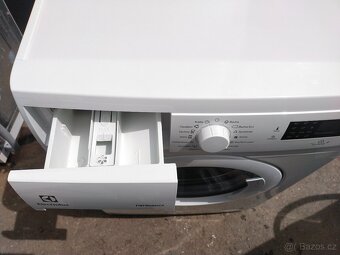 Prodám plně funkční dig.Slim pračku zn. ELECTROLUX--DOVEZU- - 4