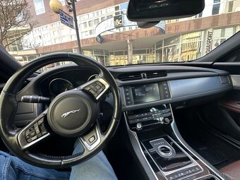 Jaguar XF 2.0d 2015 - 4