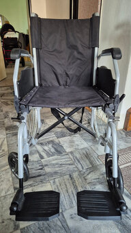 Prodám mechanický invalidní vozík + - 4
