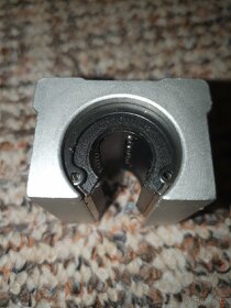 Kvalitní koleje 16mm s vozíky na CNC - 4