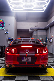 Ford Mustang - 4