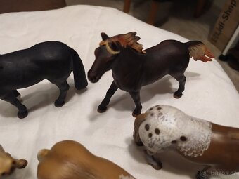 12.Koně zn. Schleich v hezkém stavu - 4