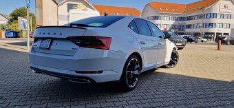 Škoda Superb 2.0 TDI DSG SportLine 4x4 PanoramaŤažnéKamer - 4