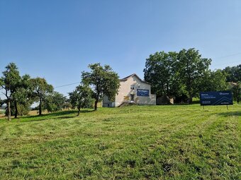 Prodej stavebního pozemku s rodinným domem v Javornici - 4