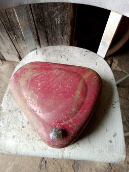 Jawa pérák komunista - 4