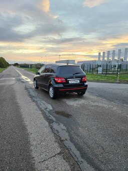 Mercedes-Benz B - 4