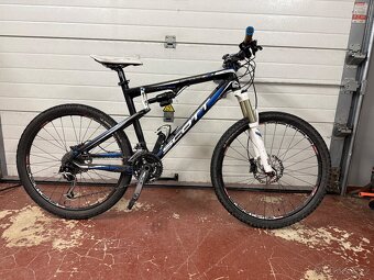 Scott Spark 30 | karbon | celoodpružené | Shimano XT | vel. - 4